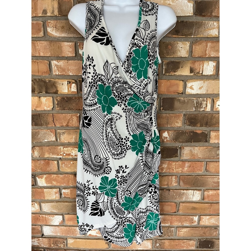 Pretty Young Thing Women’s V-Neck Floral Print Wrap Dress Size Medium